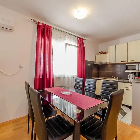 Jakovljevic Apartment Vir